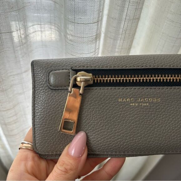 Marc Jacobs Gotham Leather Wallet - Picture 11 of 15
